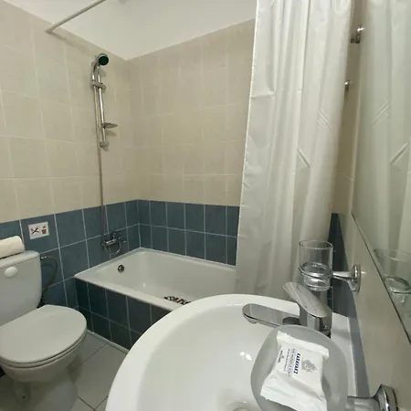 Apartment Lovely 2 Bedroom In Iris Village *
